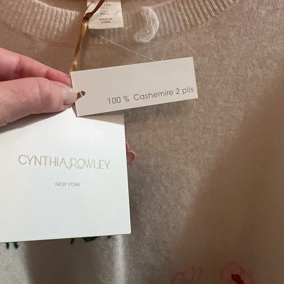 Cynthia Rowley Pink and Cream Crew Neck Sweater with Whimsical Floral Design - Picture 6 of 8